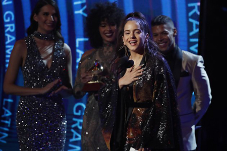 rosalia latin grammy 2 efe 15 630x420
