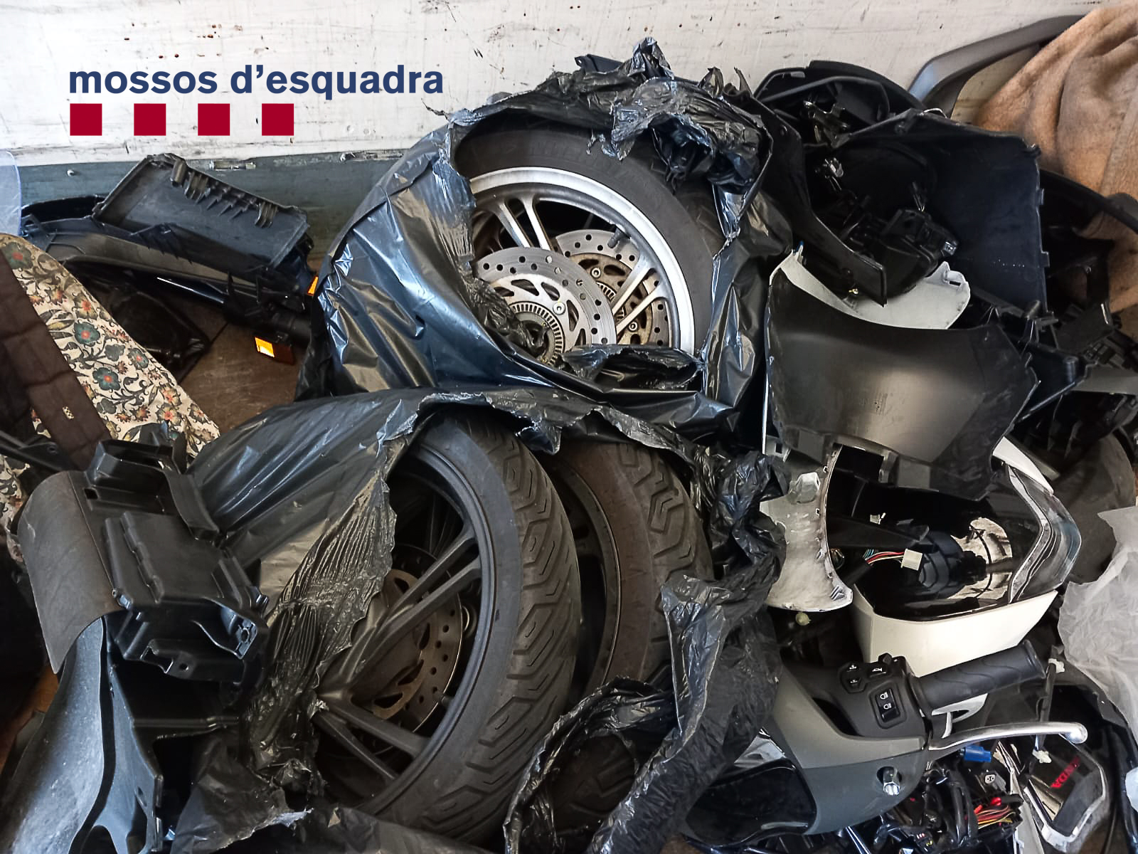 230215 EX CAS MOTOS CORNELLA 1