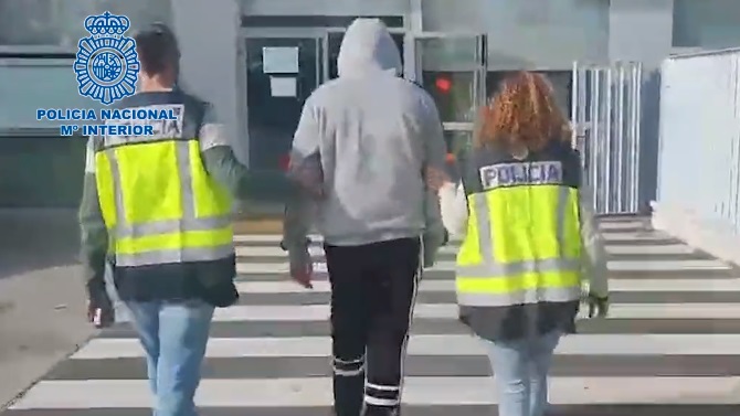 5557 detenidos 20 ultras por incidentes antes de un partido de futbol en soria en mayo