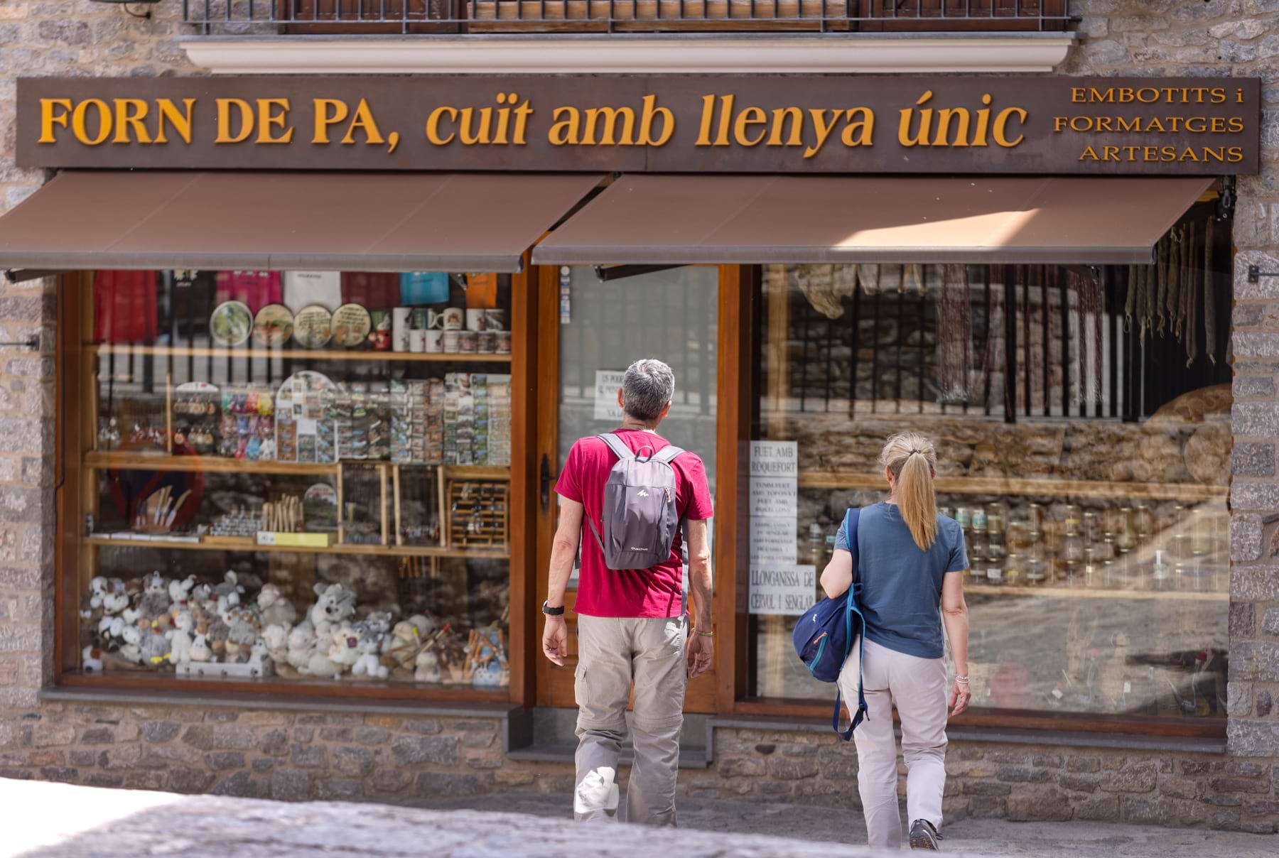 CastellardeNHug Sostenibilitat NegocisLocals2 DomeÇnecFernaündez DIBA LOW
