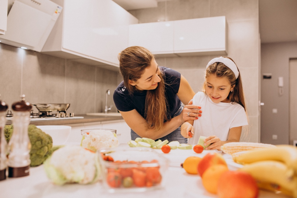 madre hija cocinando cocina 1